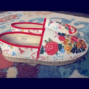 Johnny Was Andra platform espadrilles - fantastic condition - beautiful shoes!!